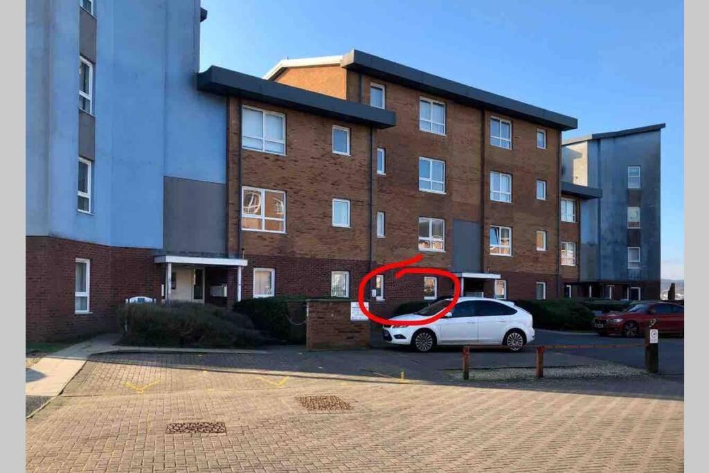 Cockledora, A Luxury Ground Floor Beachfront Apartment Llanelli Extérieur photo