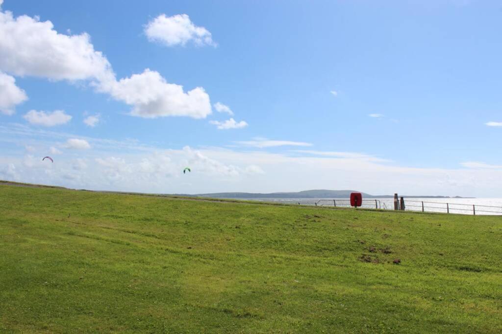 Cockledora, A Luxury Ground Floor Beachfront Apartment Llanelli Extérieur photo