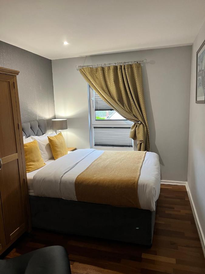 Cockledora, A Luxury Ground Floor Beachfront Apartment Llanelli Extérieur photo