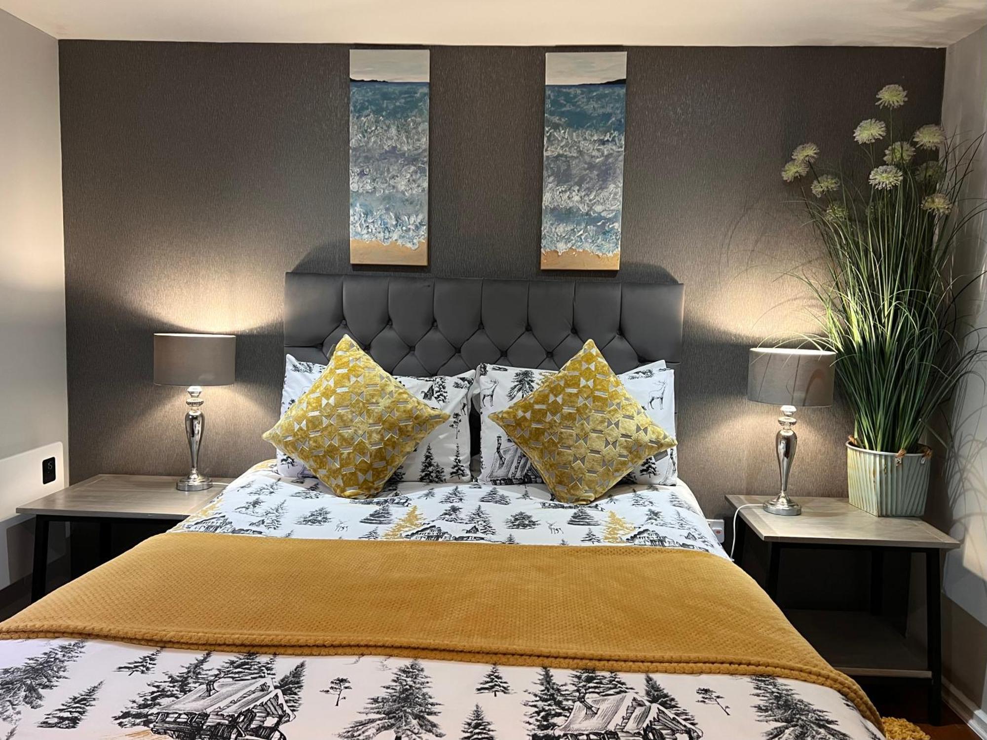 Cockledora, A Luxury Ground Floor Beachfront Apartment Llanelli Extérieur photo